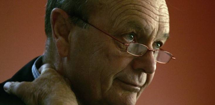 A bear and a stick: Gerry Harvey plays 20 questions at his first-ever online AGM