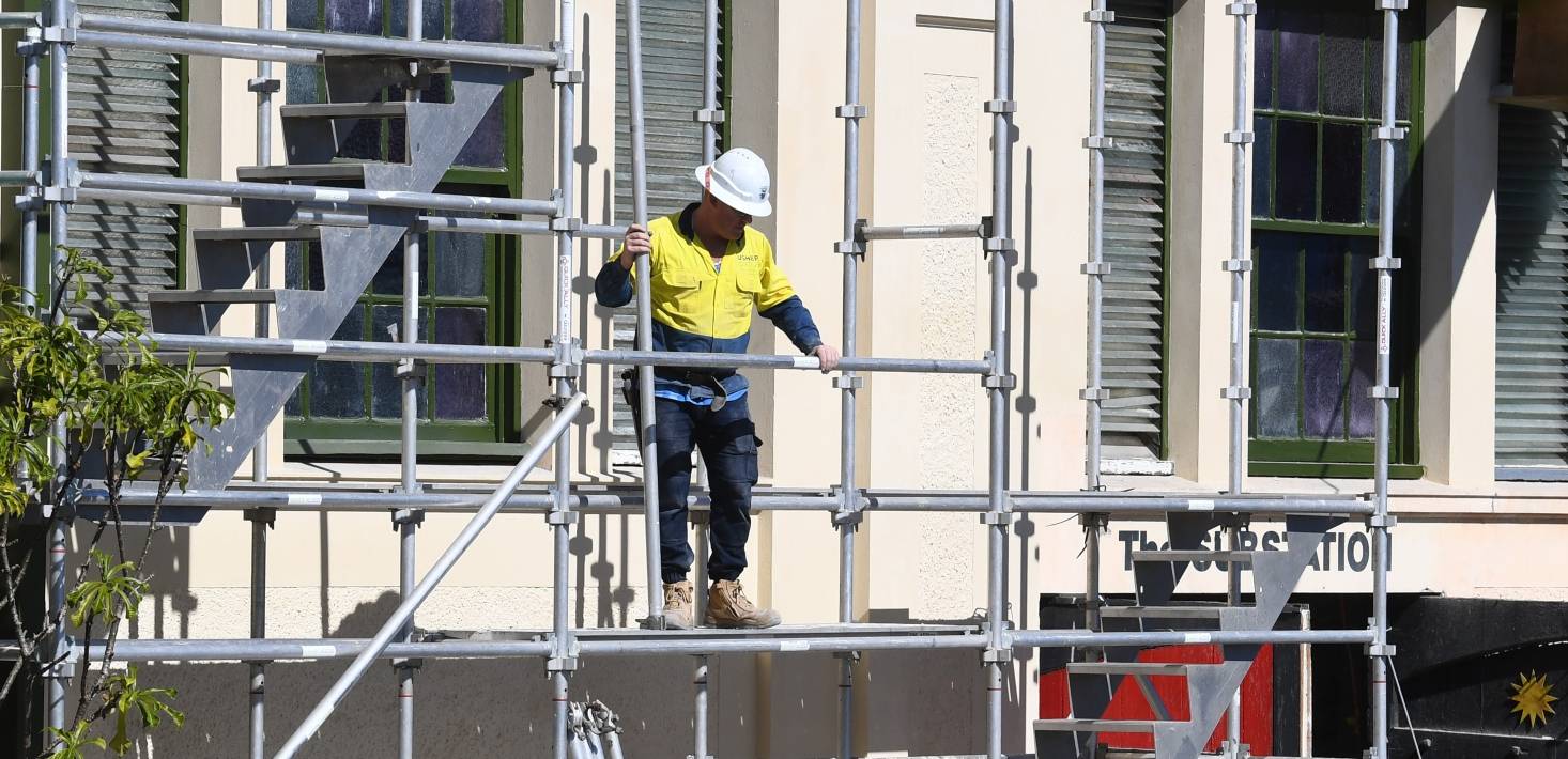 Construction industry collapses surge as sector battles inflation, cash flow limitations and the COVID hangover