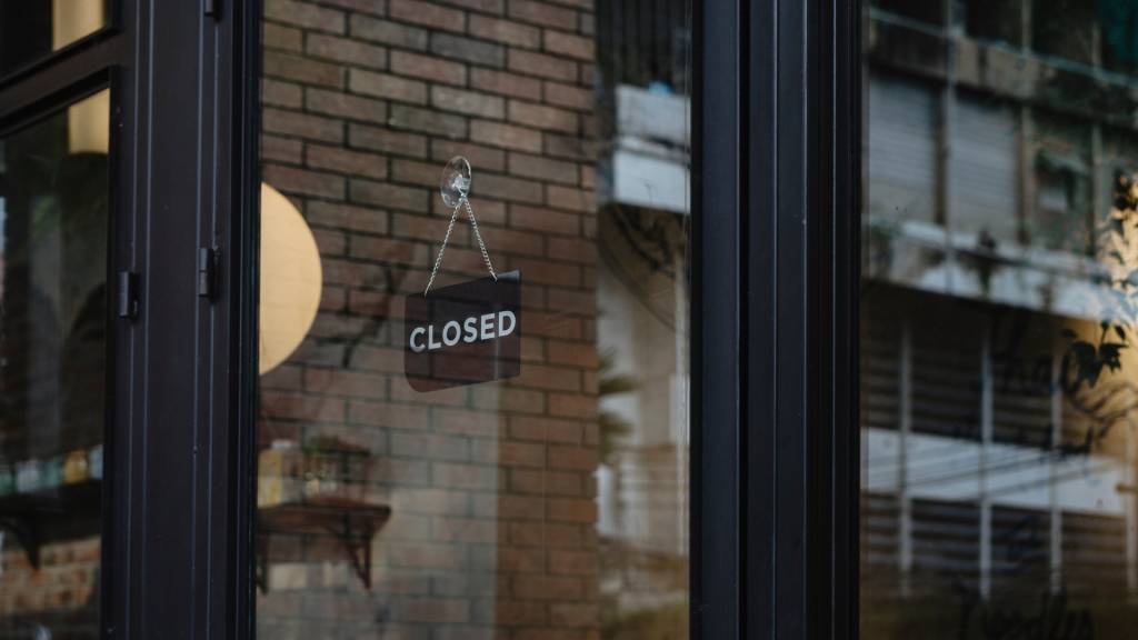 Cancelled contracts, staff no-shows: How the fuel crisis is affecting Aussie businesses