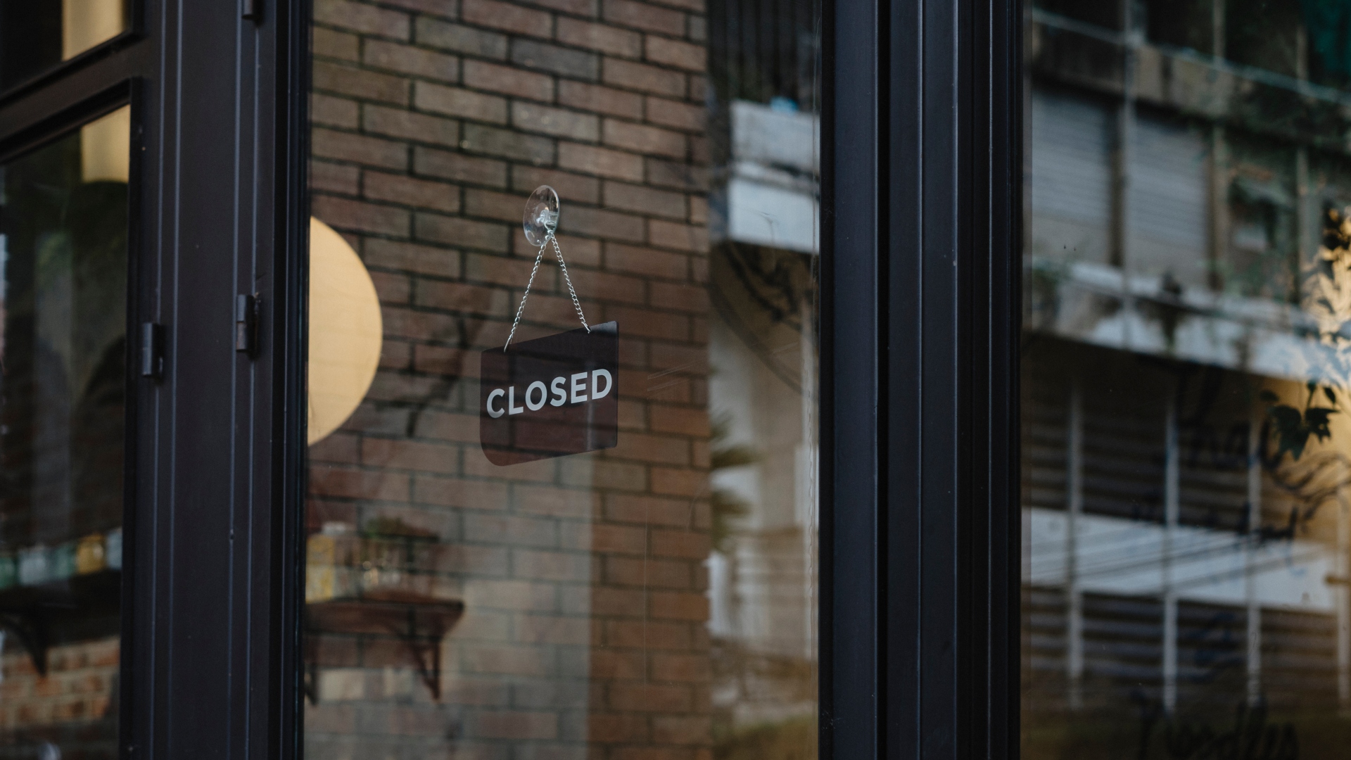 Cancelled contracts, staff no-shows: How the fuel crisis is affecting Aussie businesses