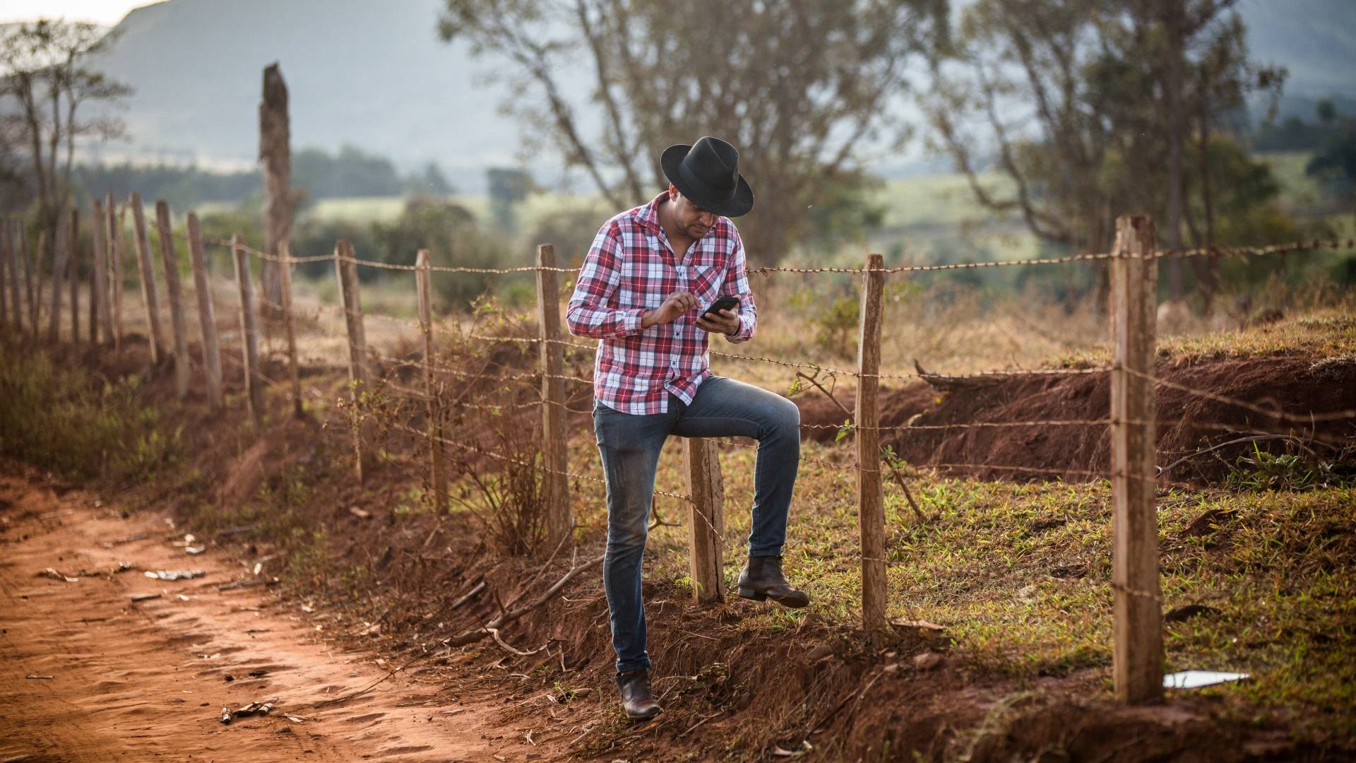 “Dire implications”: Rural Australia sees poor service, blackouts amid 3G shutdown
