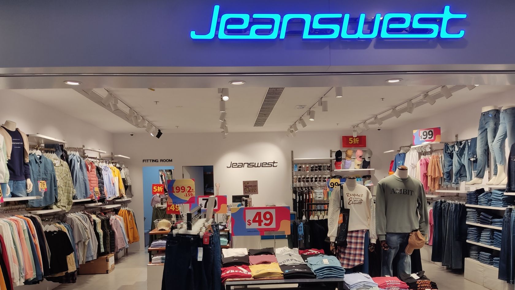 Jeanswest falls into voluntary administration, 90 stores to close