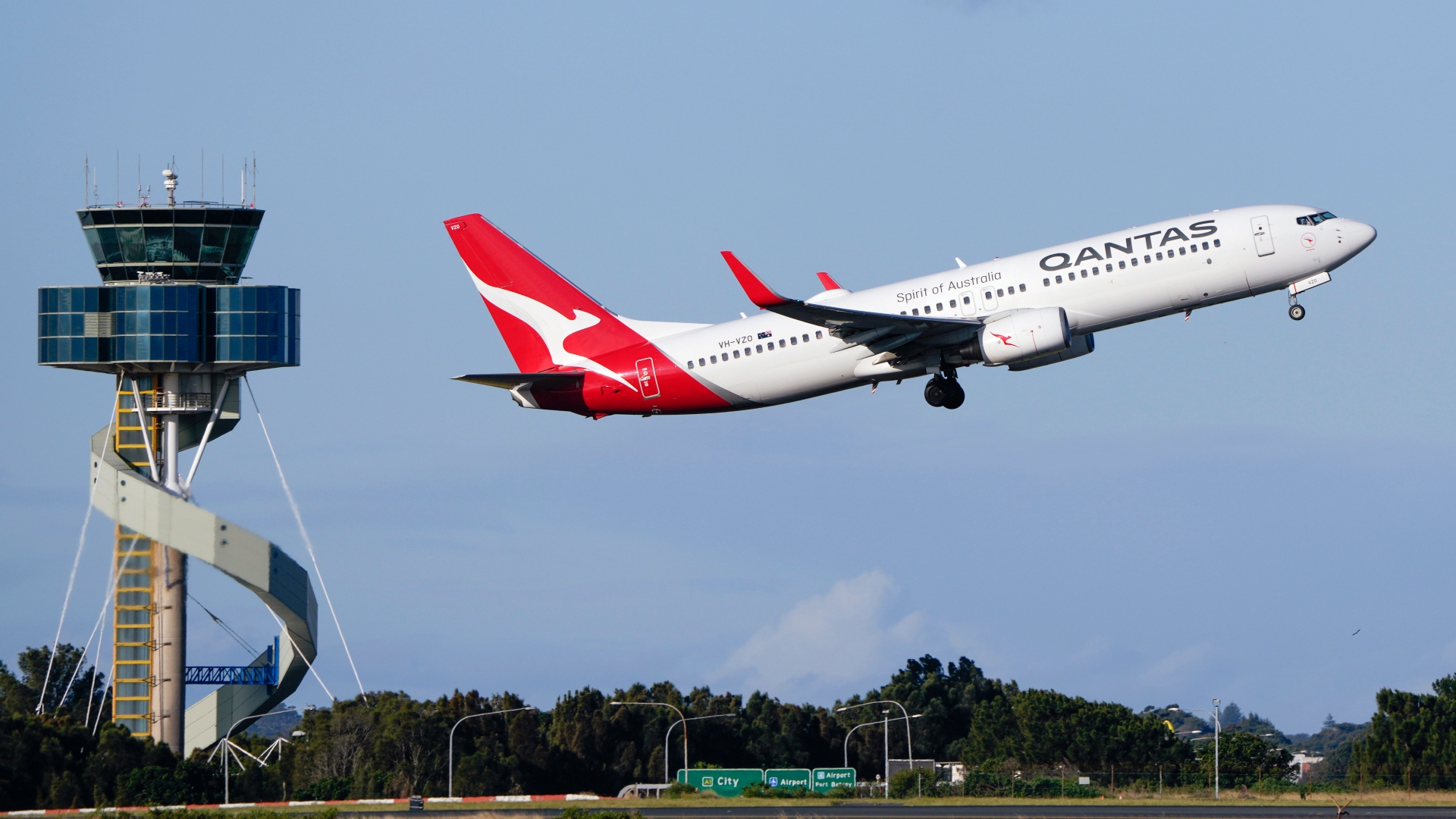 Qantas hit with record $90 million fine over illegally outsourcing workers