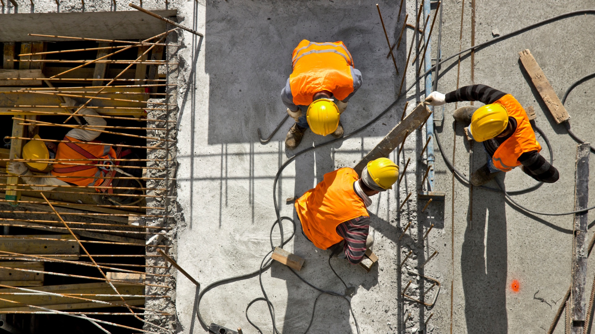 Treasurers push to scrap ‘colonial’ tradie rule costing Australia $4 billion a year
