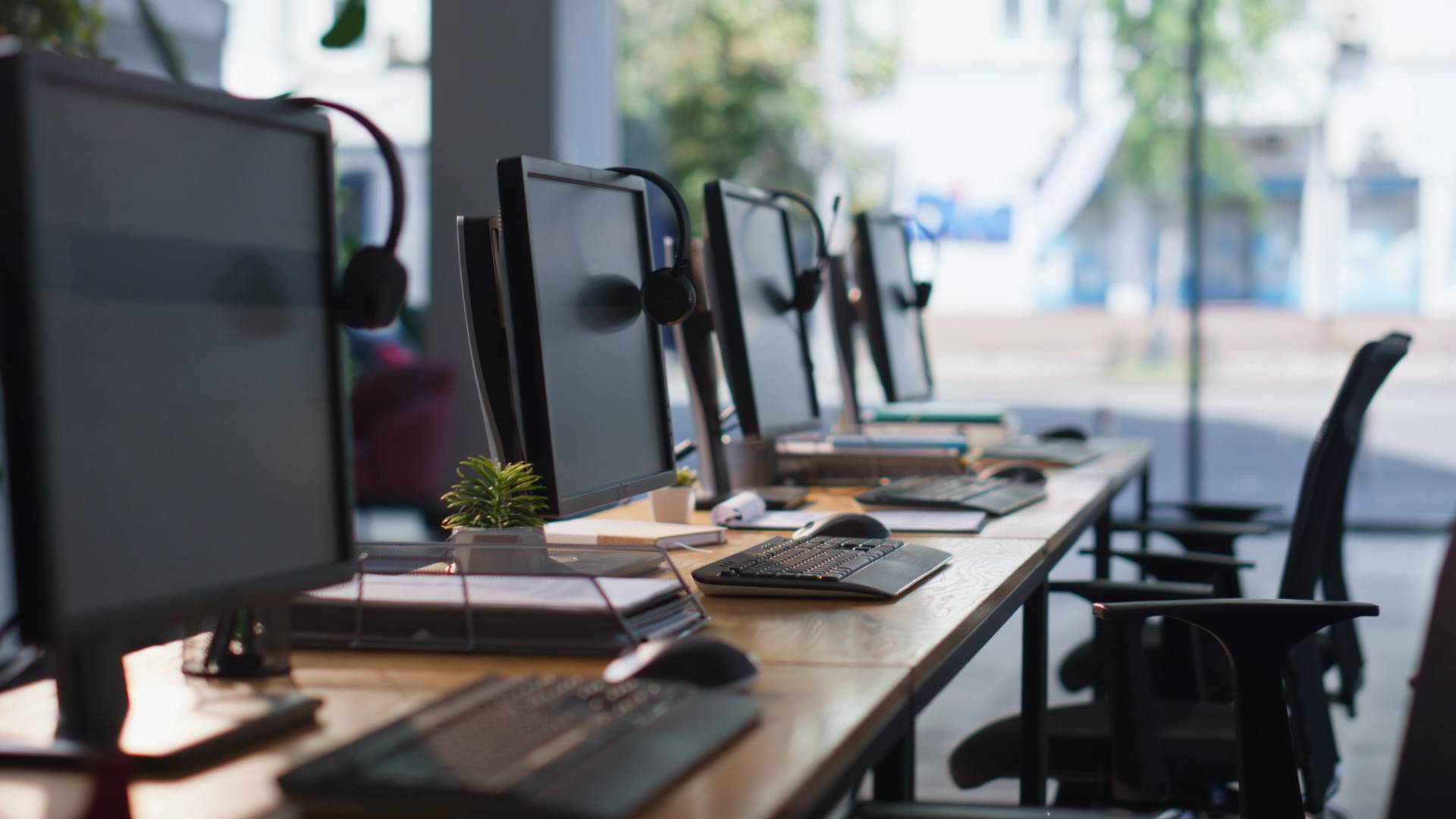Right to disconnect slashes unpaid overtime as workers win back hours