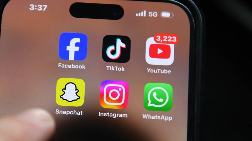 social media teen ban ASIC finfluencers