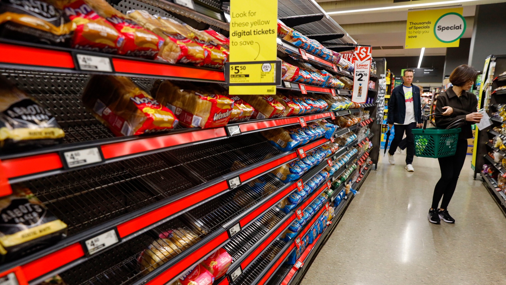 ACCC vs Woolies: Supermarket giant to defend “illusory discounts” in court