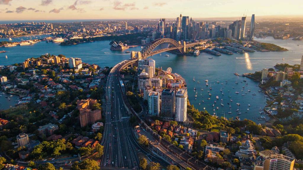 Airbnb and Stayz on alert as Sydney considers short term rental ban