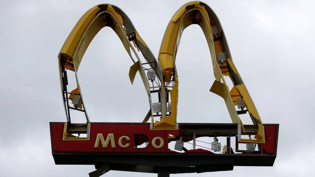 McDonald’s tumbling stock price is a bad sign for the economy
