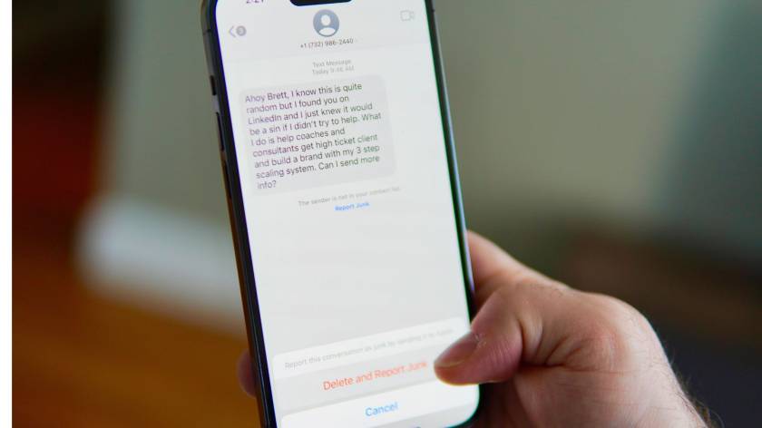 Smartphone displaying suspicious text messages as Australian businesses texts face new ‘Unverified’ SMS rules