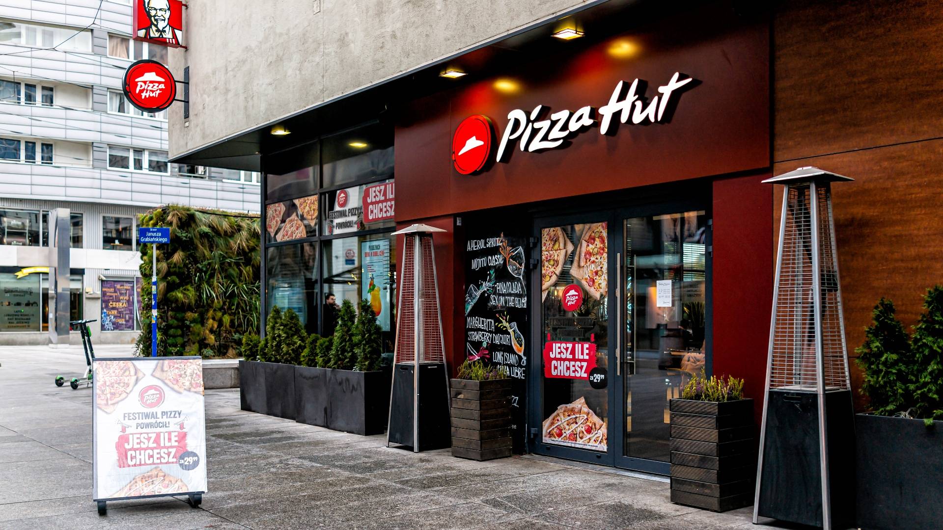 Pizza Hut sliced up in $3.8 billion deal
