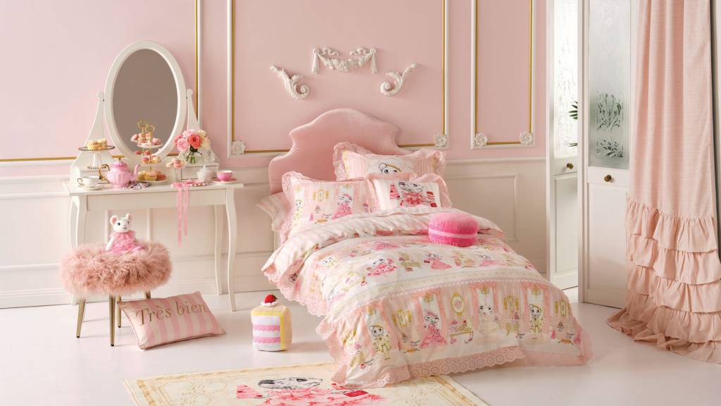 Claris The Mouse children's bedroom styled with pink bedding and homewares from the Claris The Mouse and Linen House collaboration.
