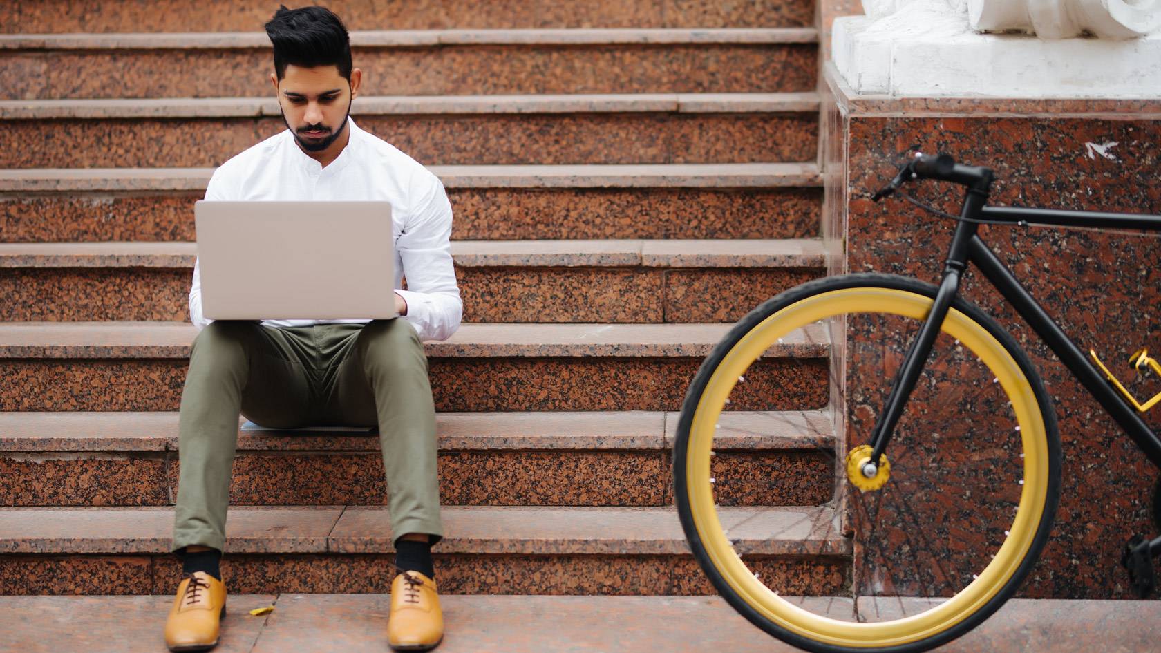 Building your APAC team: Contractor, employee, or both?