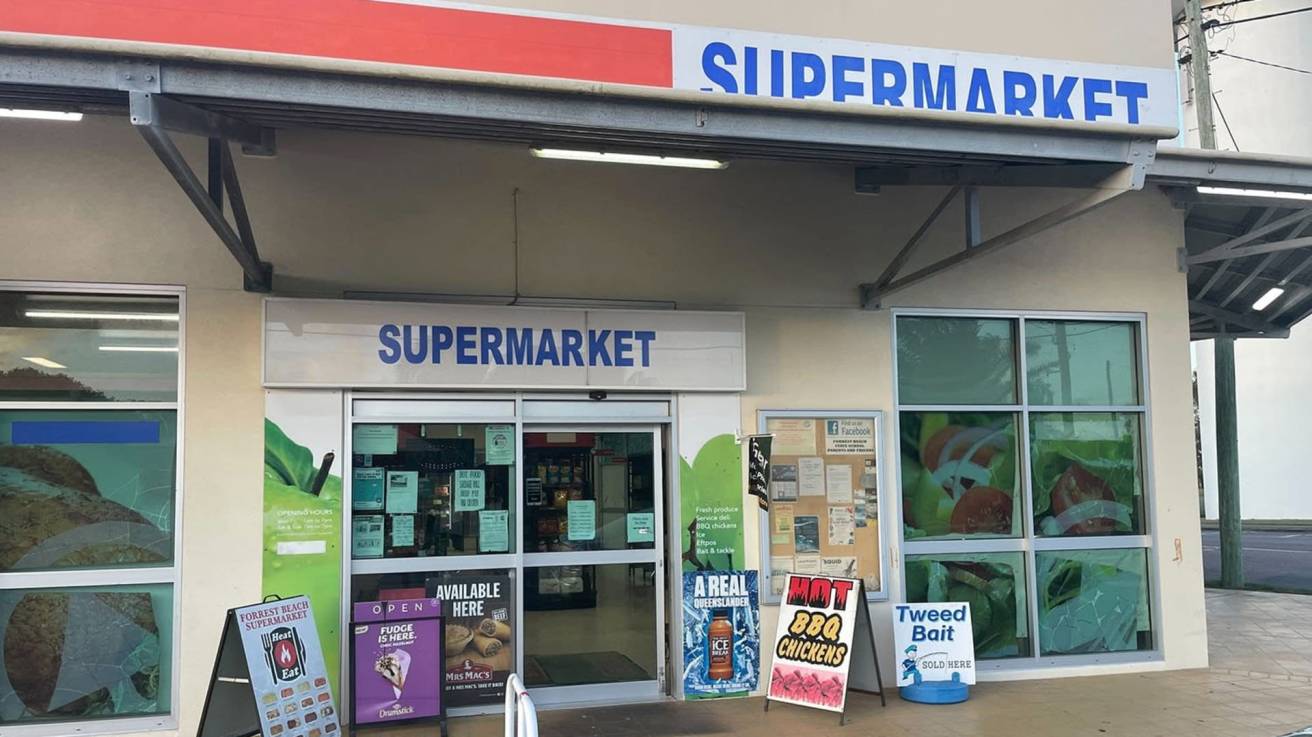 QLD supermarket says cash up 30% after offering discount linked to card surcharge ban